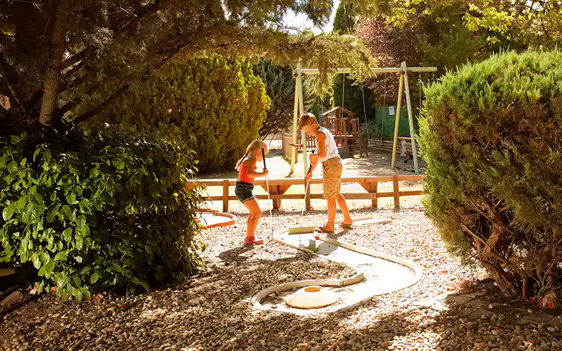enfants mini golf camping junas